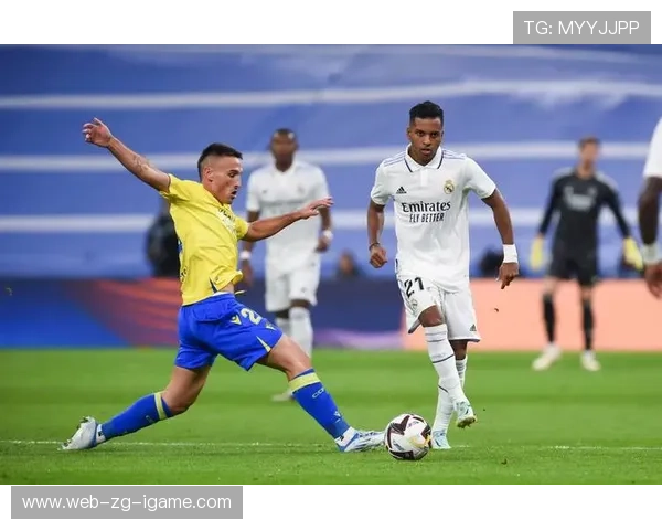 加迪斯前场拼抢非常积极,攻防一体展现强大韧性 加迪斯前场拼抢非常积极,攻防一体展现强大韧性